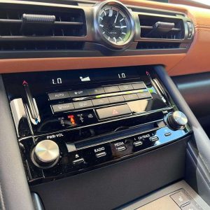 Lexus IS 300 full