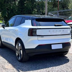 Volvo EX30 Plus full