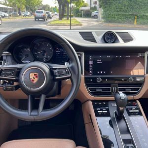 Porsche Macan full